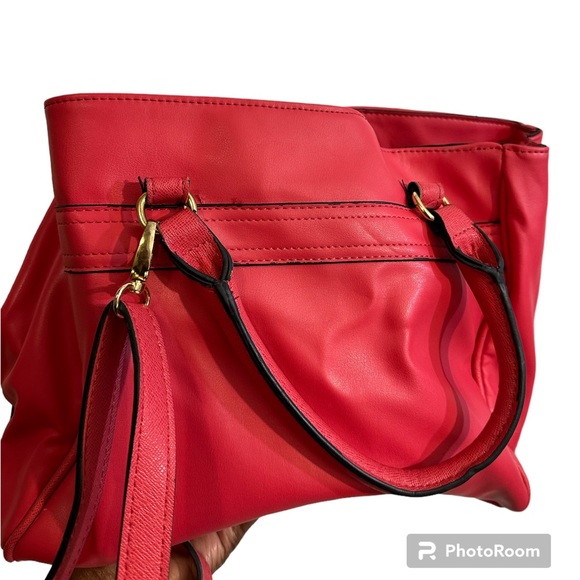 Merona Pink triple pocket shoulder purse with bow. - Picture 2 of 9